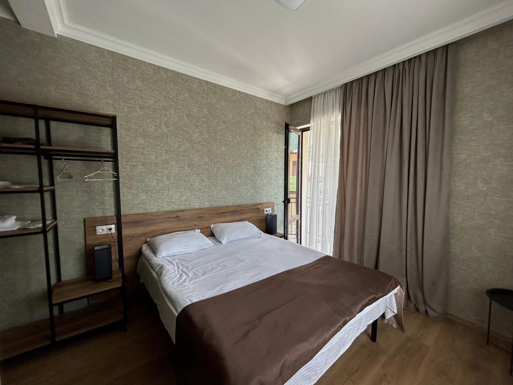 Aldema Hotell Kazbegi Exteriör bild